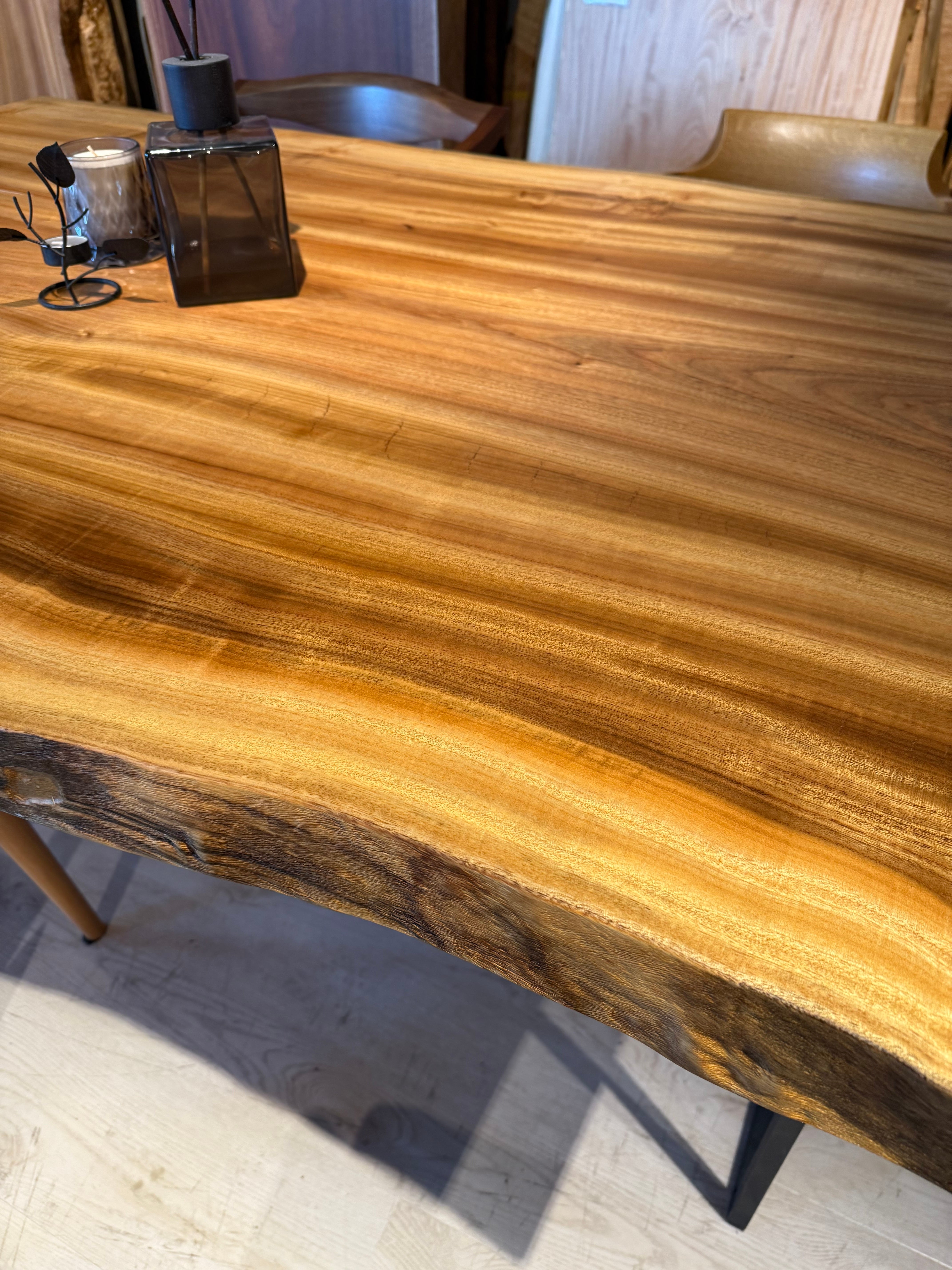 一枚板テーブル楠 楠(くす)一枚板テーブル｜【公式】KIDO MEIMOKU（鬼童銘木） – 【公式