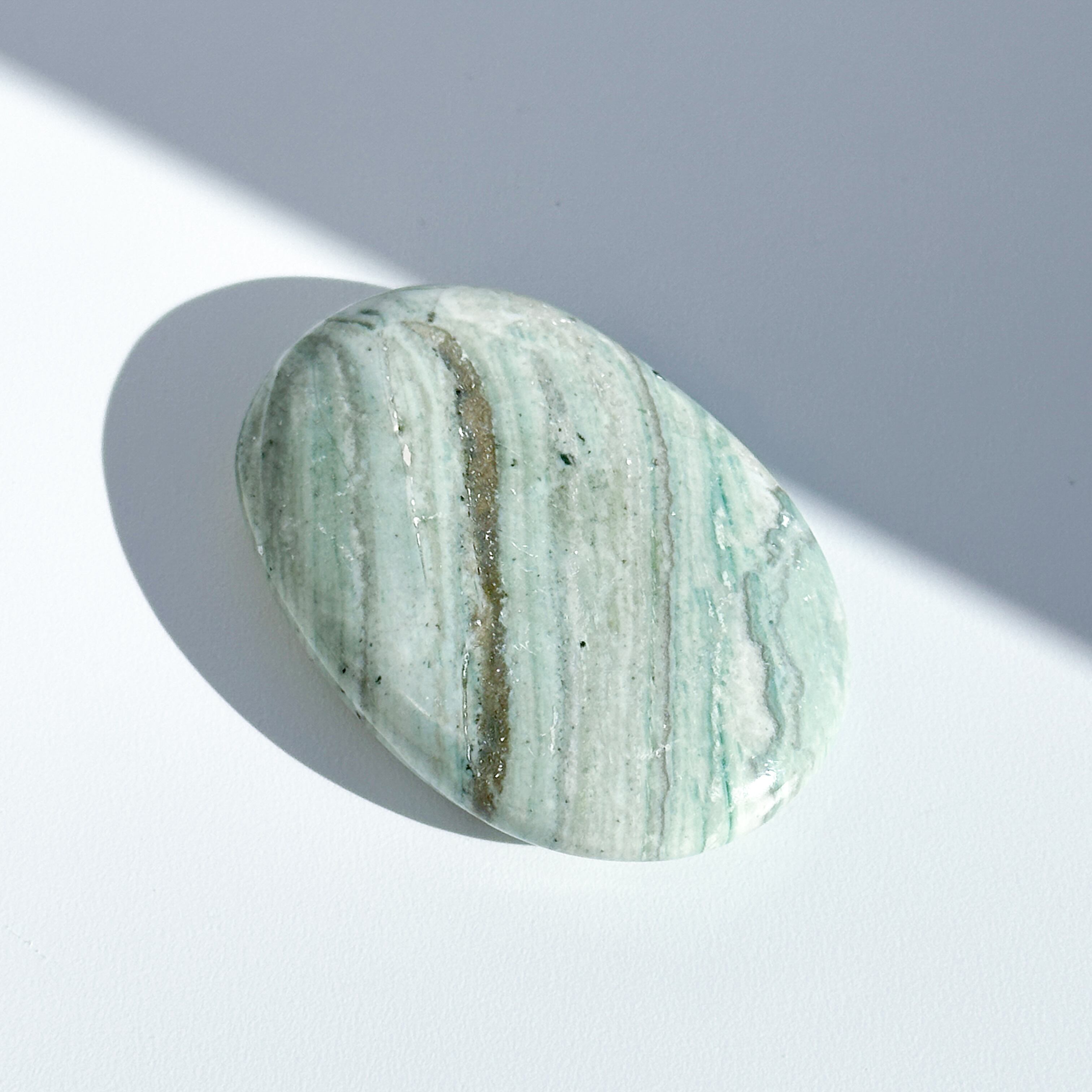 グリーンサードオニキス パームストーン31◇ Green Sardonyx ◇天然石・鉱物・パワーストーン