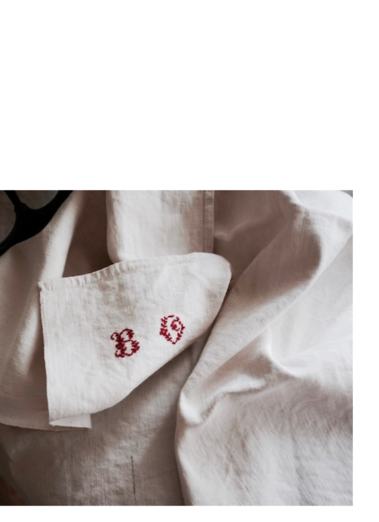 1900s フランス 84c リネン 装飾的モノグラムと斜文織りリネンクロスI アンティーク