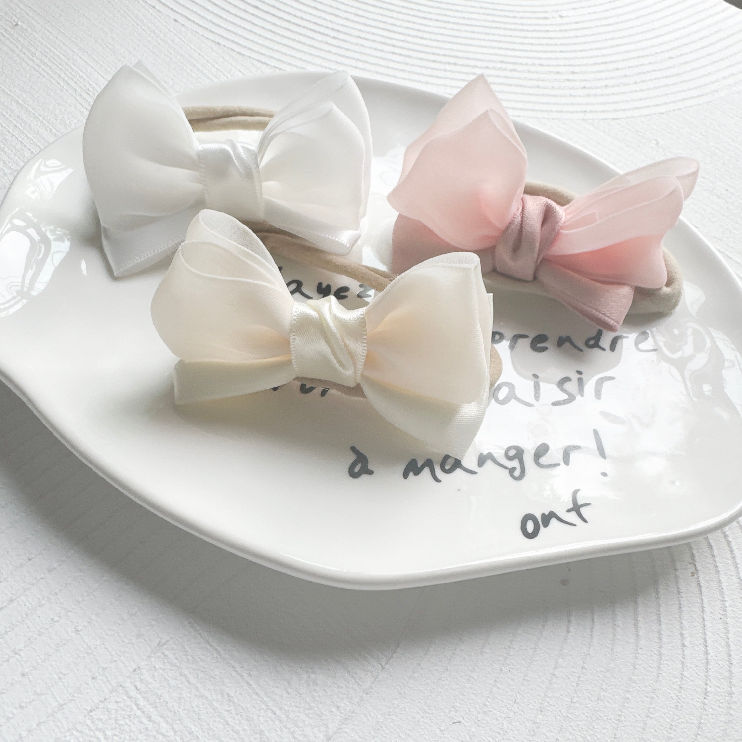 立ってるシフォンリボンのヘアバンド