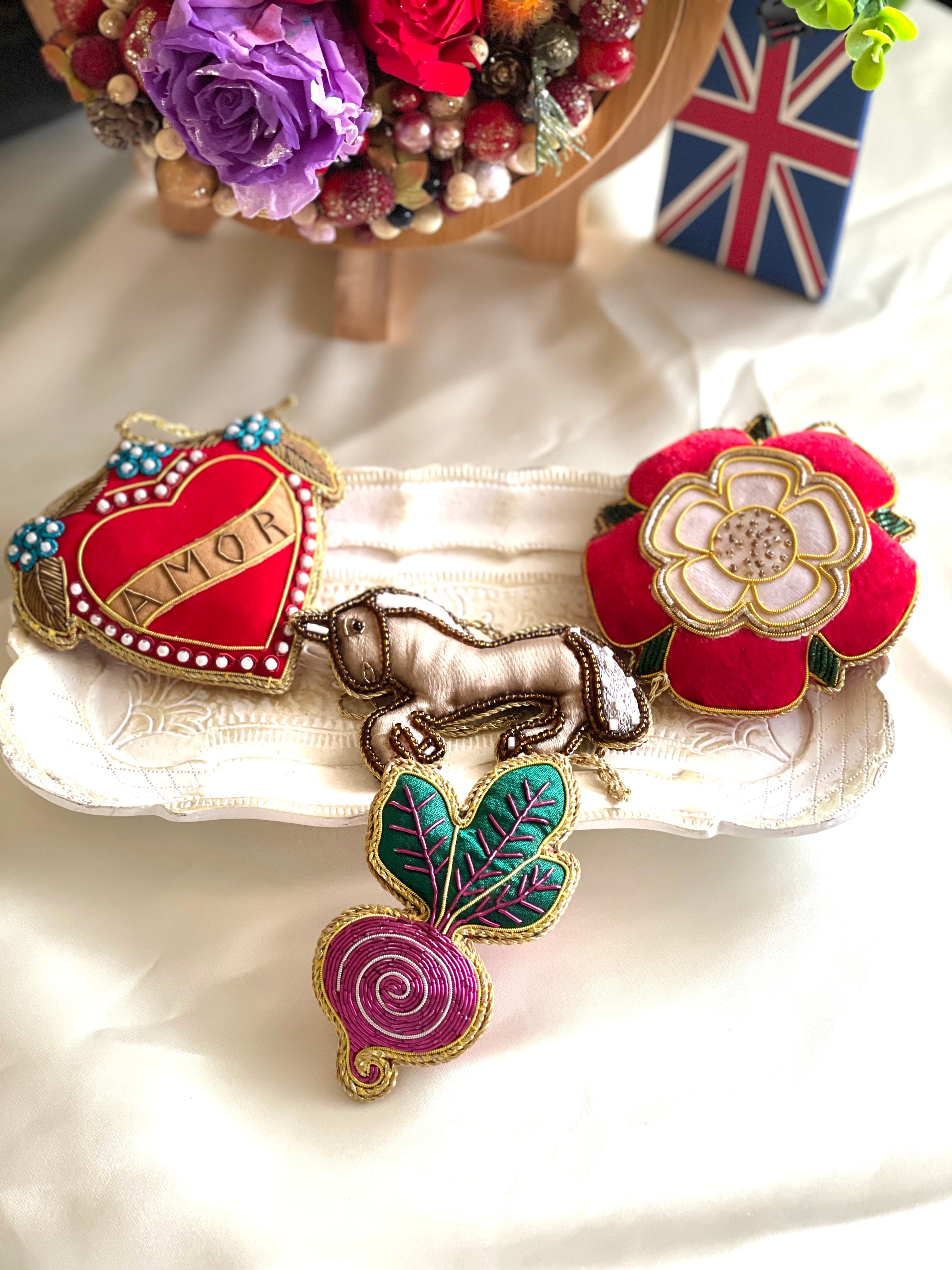 ◆ZARI◆刺繍◆オーナメント◆チャーム◆１点もの多数◆