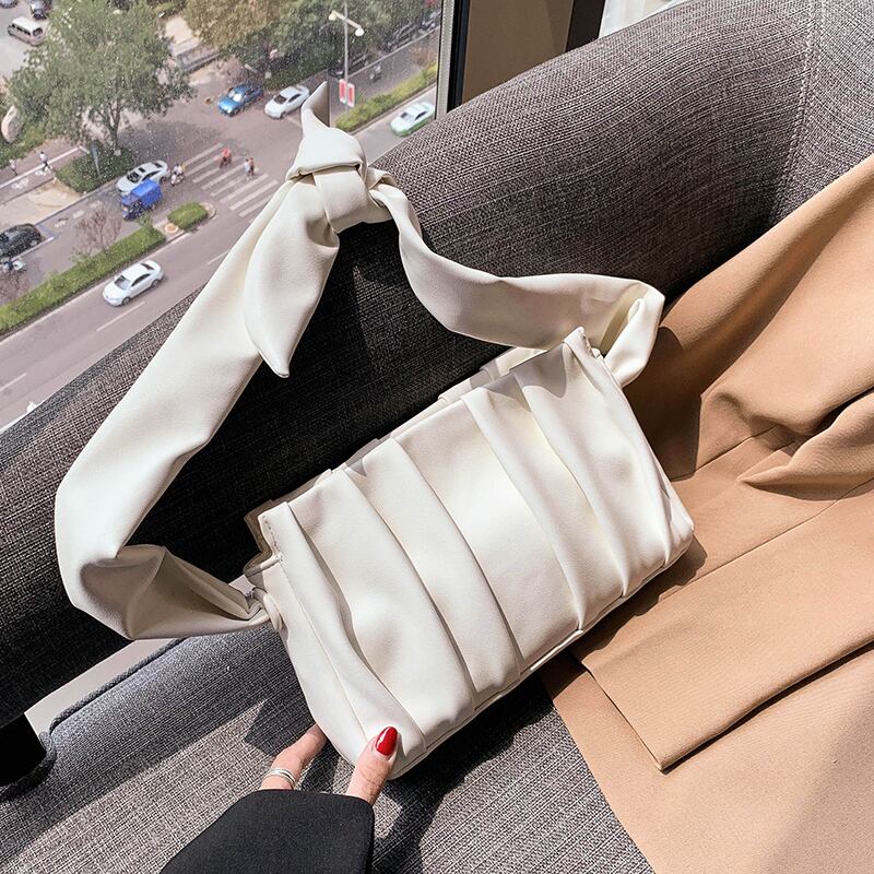 スモールバッグハンドバッグ2020新しいトレンディなファッションワイルドワンショルダー脇の下バッグバージョンのネットレッドニッチデザインフォールドバッグ Tiancai_Wing_Bag3752432