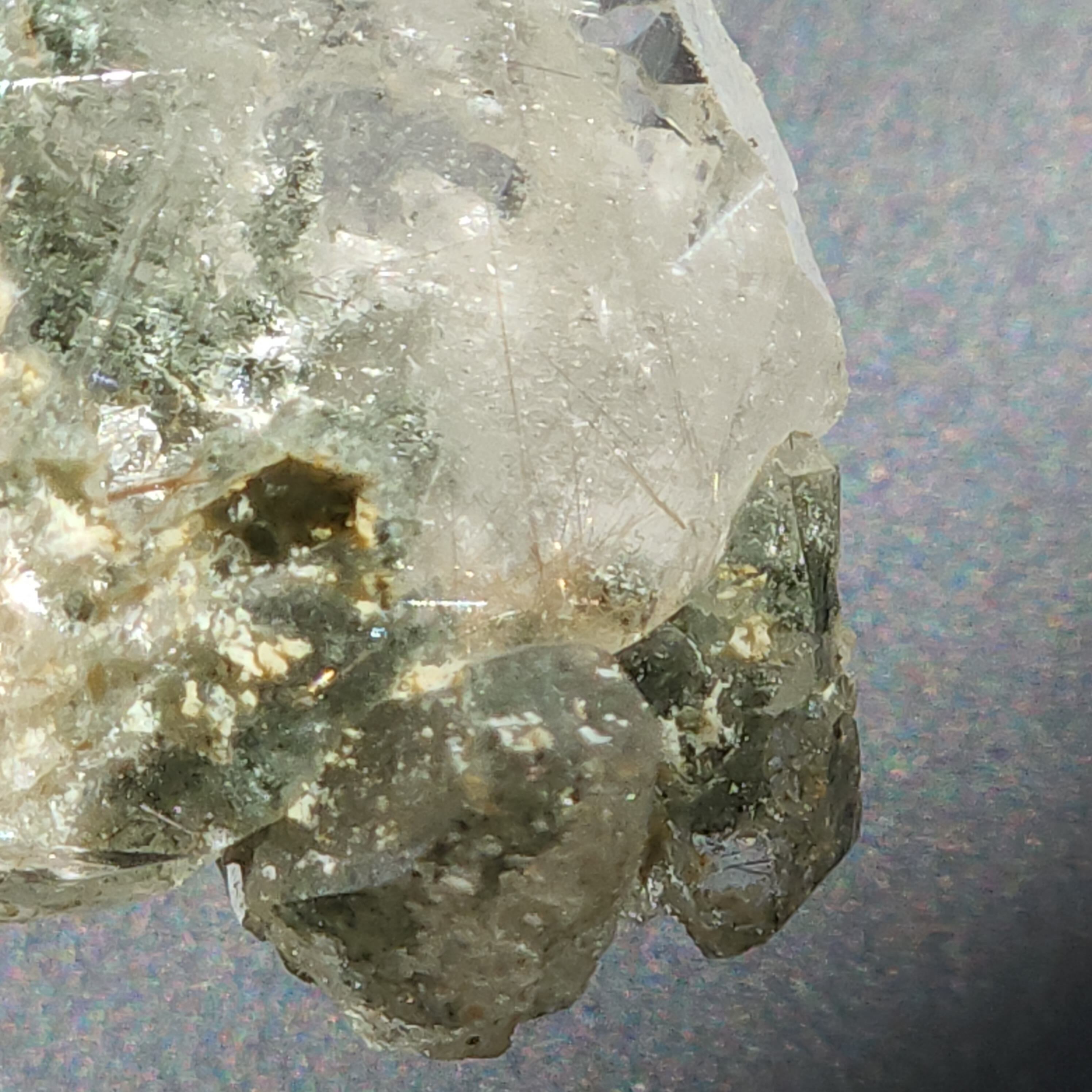 パイライト共生 マニハール産 水晶クラスター C