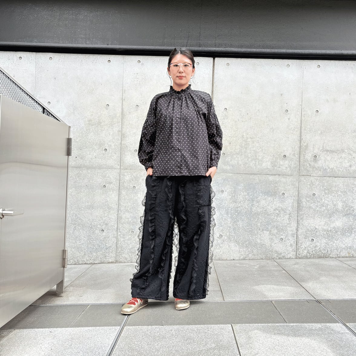 ヒラヒラレースストレートパンツ