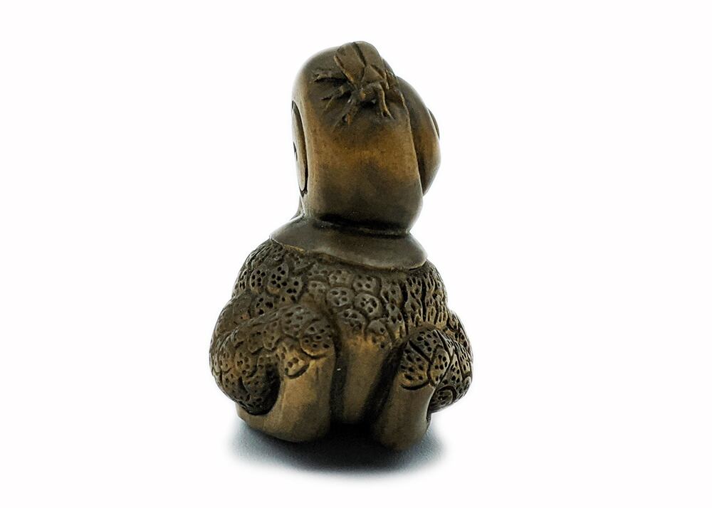拓殖木彫蛙 根付けトップ カタツムリとクモとカエル | caeru