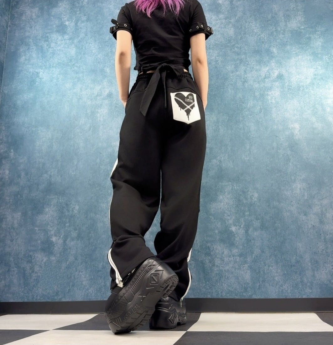 SIDE ZIP SLIT BLACK WIDE PANTS【CHAIN HEART】 | NIER CLOTHING