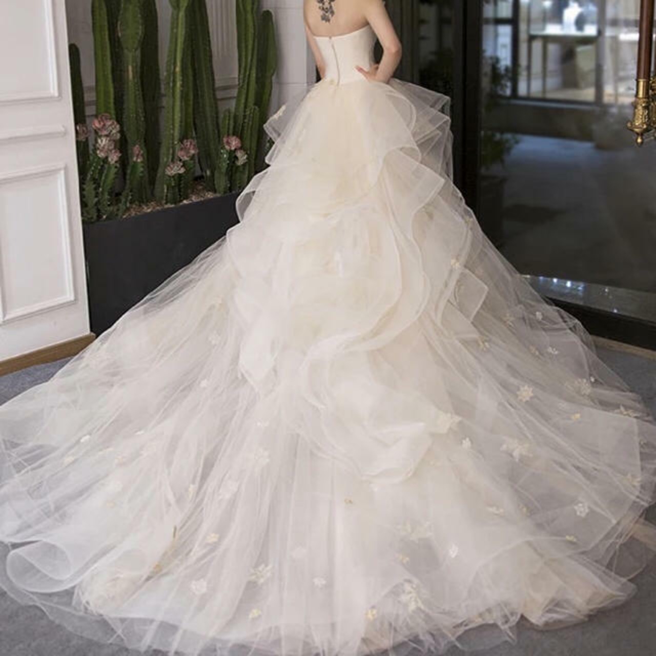 ウエディングドレス ホワイト 上質オーガンジー ポリエステル  