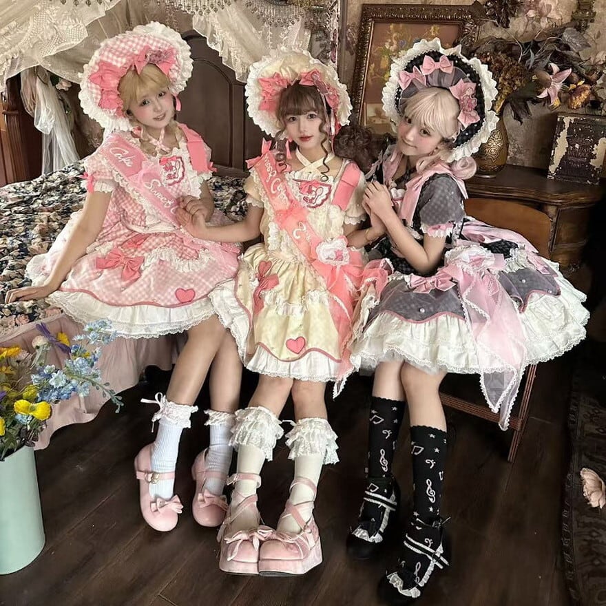 甘ロリ｜レースフリルにピンクリボンがほどける ボンネット 夢色を