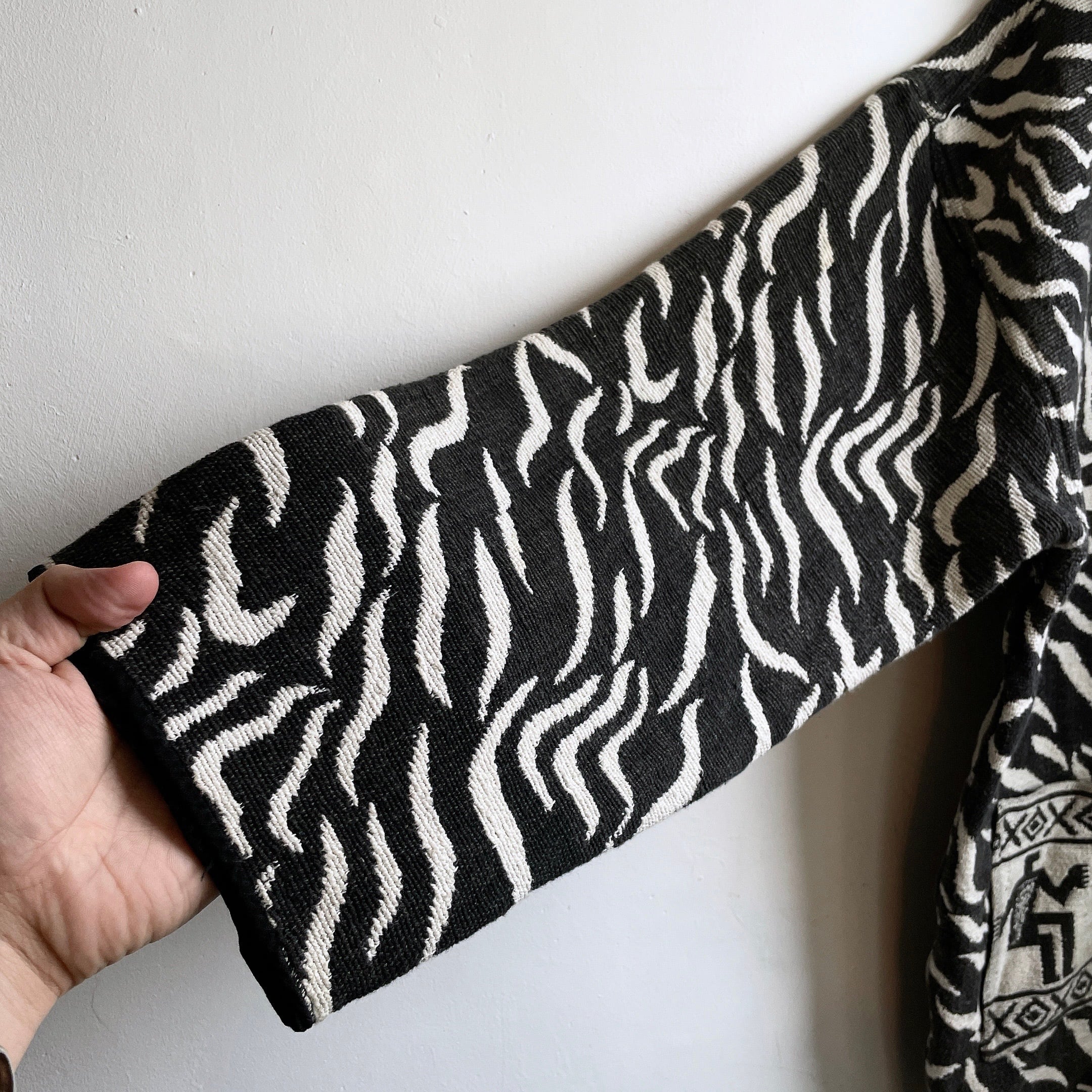 Ethnic × Zebra pattern design vintage weaving monotone jacket