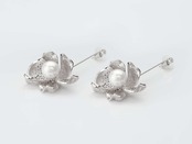 ボヌールパールフラワーピアス（ ゴールド / シルバー ）