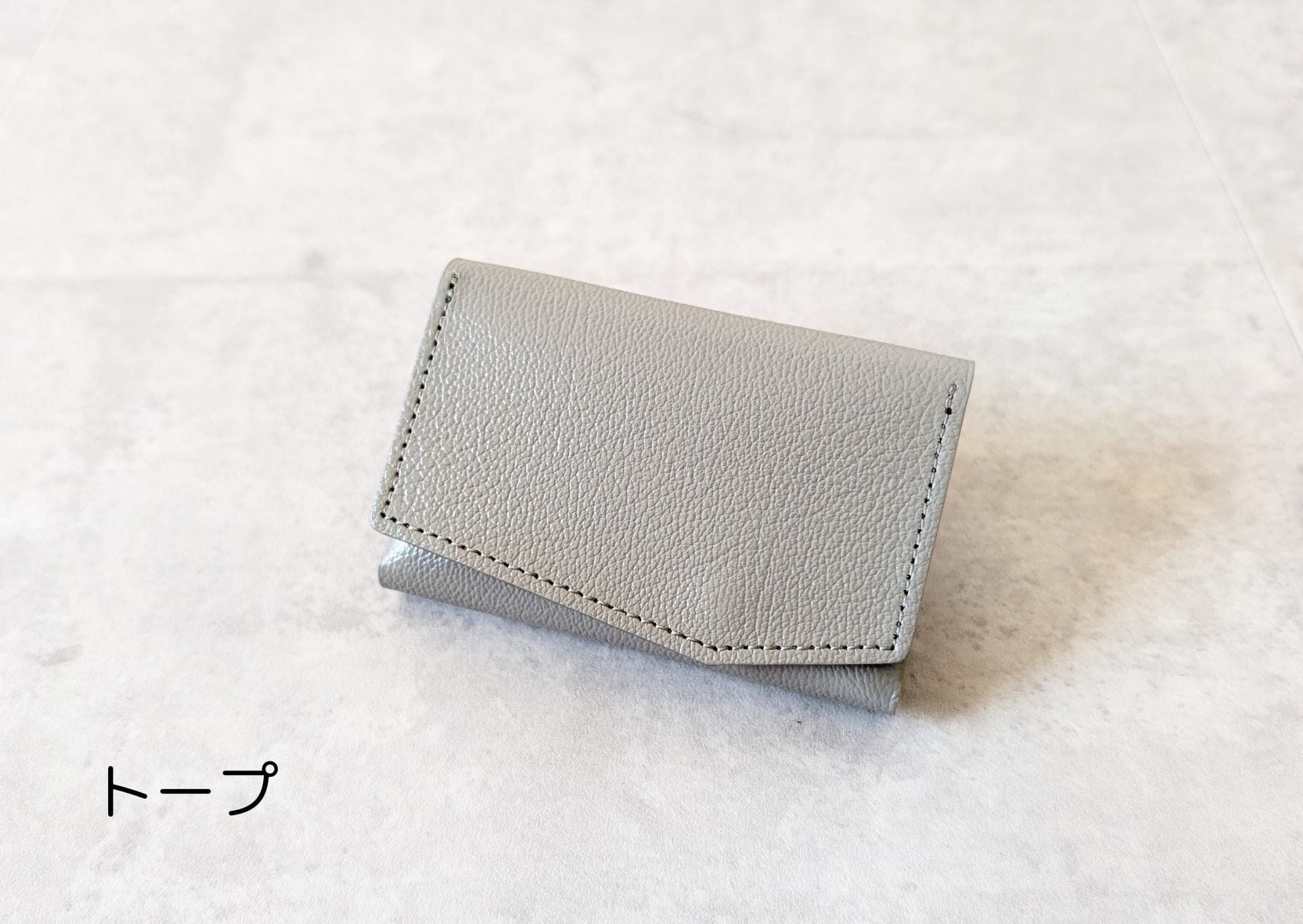 独自構造でまるでお札・摩擦レス。ミニ財布の悩みを全て解決する 独自構造でまるでお札・摩擦レス。ミニ財布の悩みを全て解決する