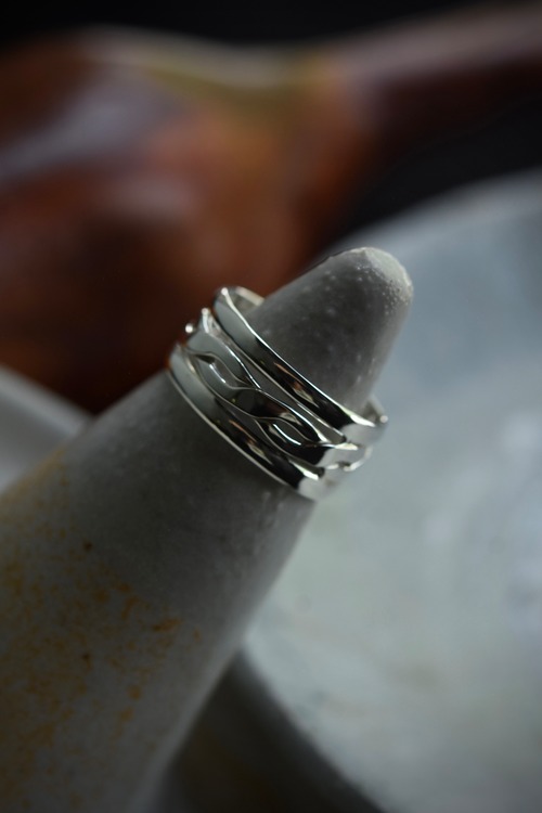Utah／”XOLO JEWELRY” 925 silver scroll ring