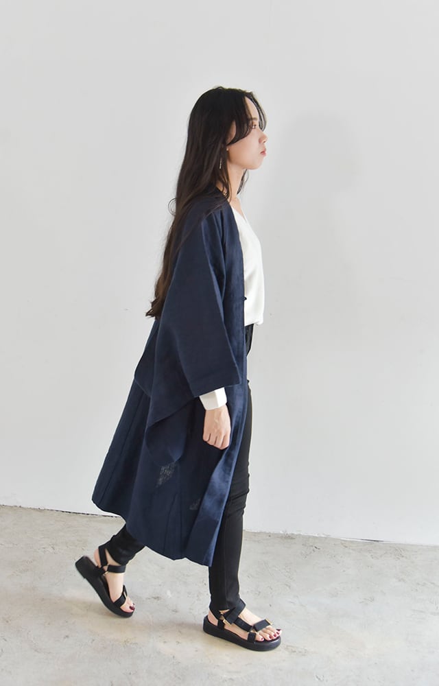 お値下げ　コルトレイクリネン　コート炭黒よりな紺色 リネン長羽織 04 - 夜紺 -（ダークネイビー） | TAORI