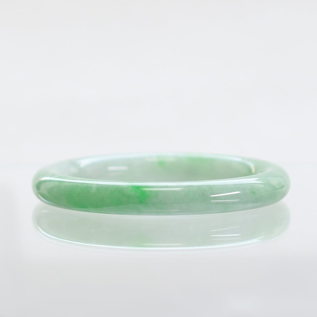 内径 約53mm 】白×緑色は間違いない！バングル A貨翡翠 jd_bg1240