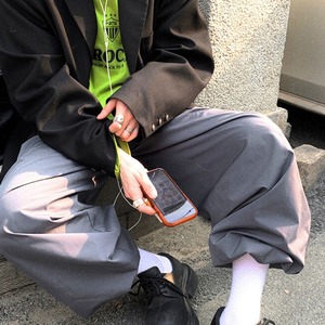 グレーナイロンスポーツルーズパンツ　1059