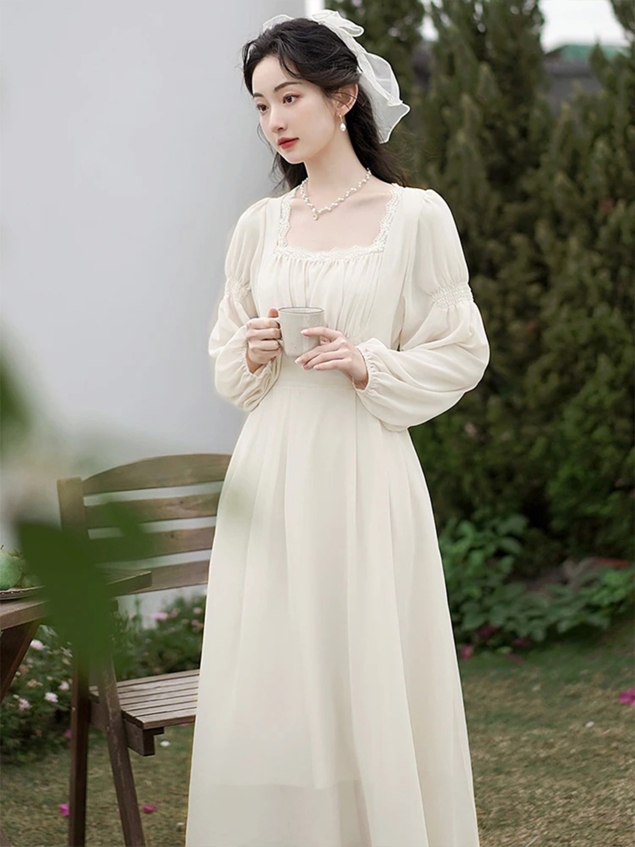 【0131】Lace Square Collar Long Sleeve Dress