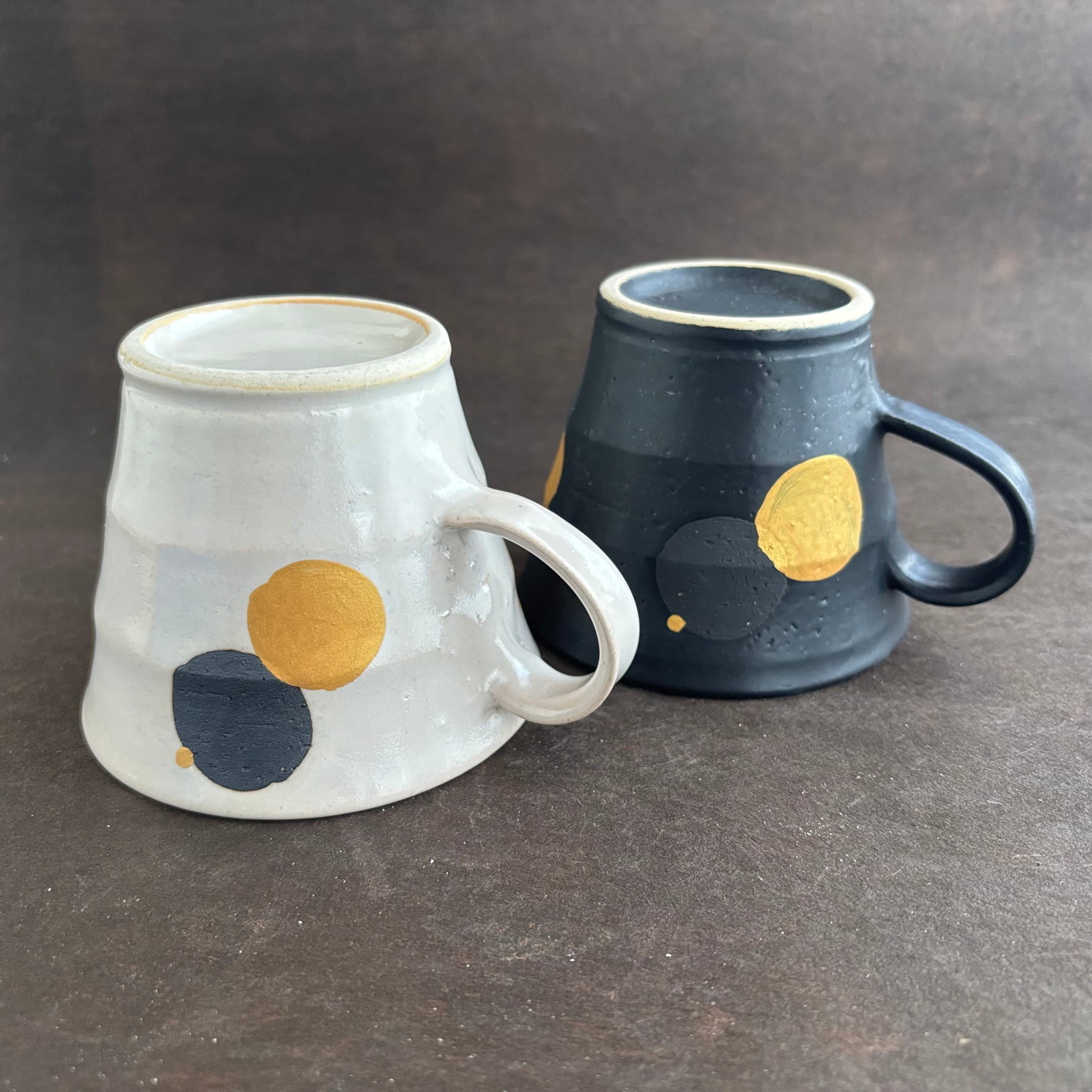 金彩お月マグカップ　白と黒