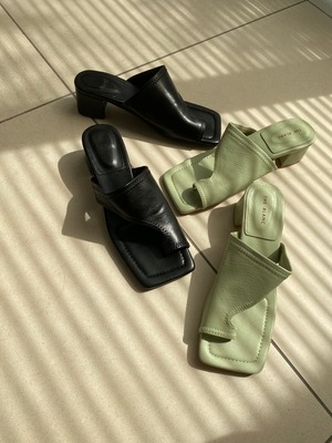 Design Thong Sandal