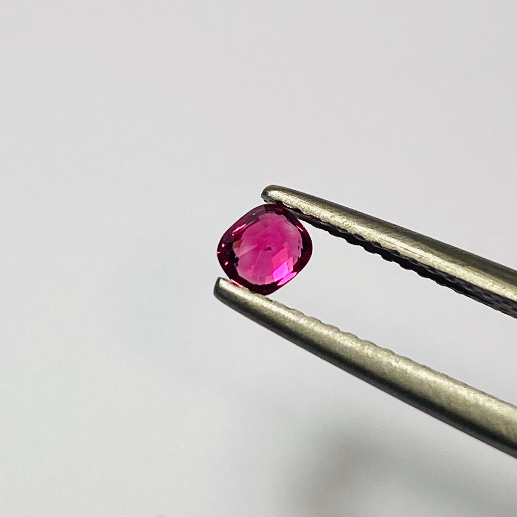 ミャンマーモゴック産希少レッドスピネル1