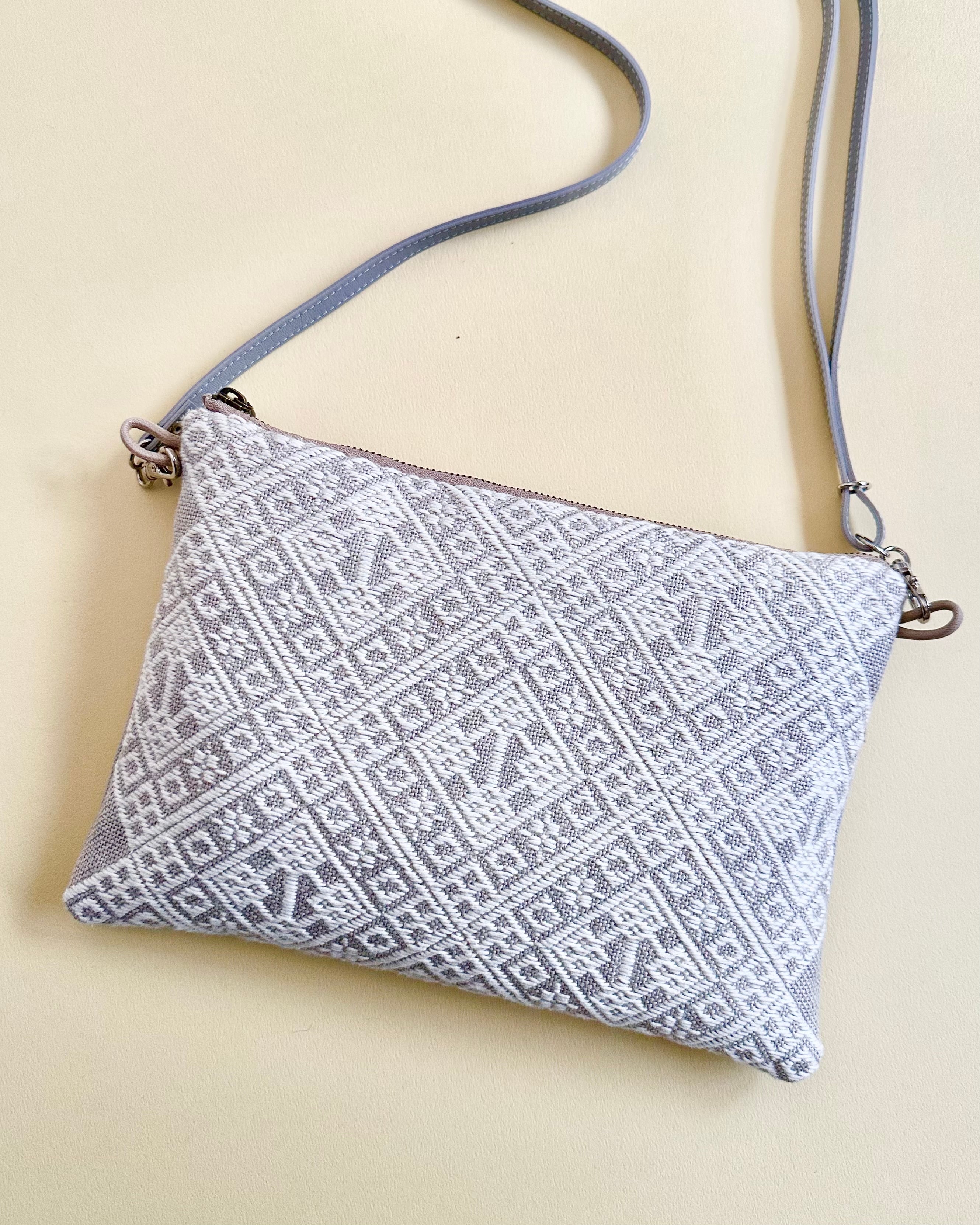 2026/2/15(日) 13:15~15:30【午後の会】 さろん・けるくるーる 白のサコッシュ