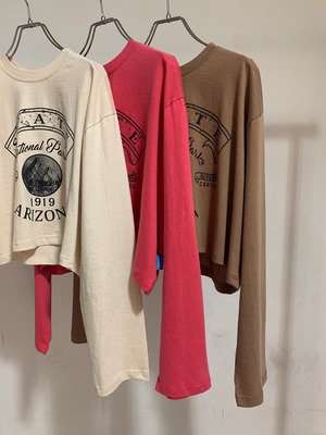 logo print cropped tops