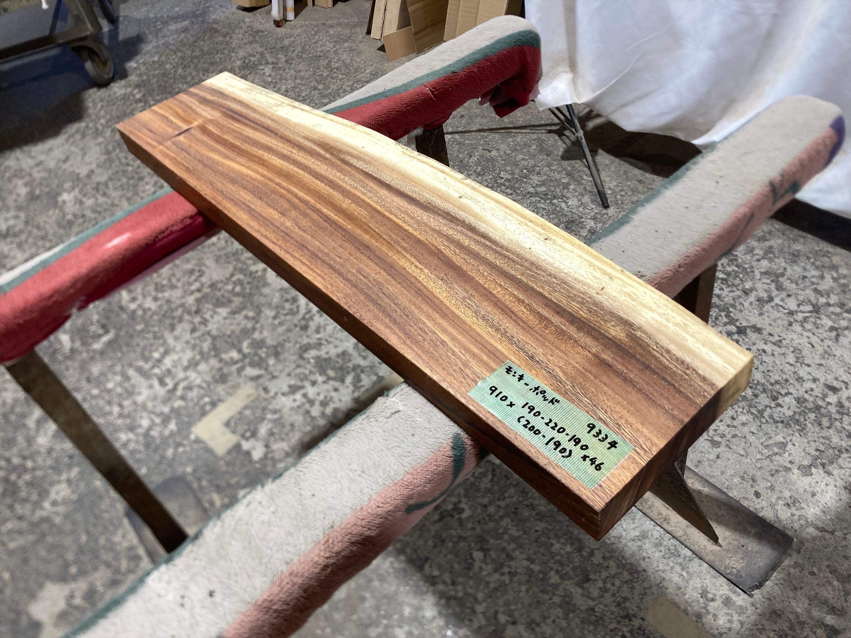 モンキーポッド9334 一枚板無垢 乾燥材 910x190-220-190x46mm カウンター センターテーブル ダイニングテーブル