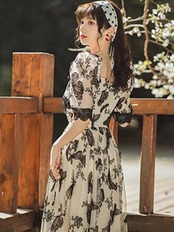 【0047】Black Butterfly Lace Short Sleeve Dress