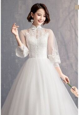 クラシカル ウエディングドレス ホワイト フェミニンなフレームレース