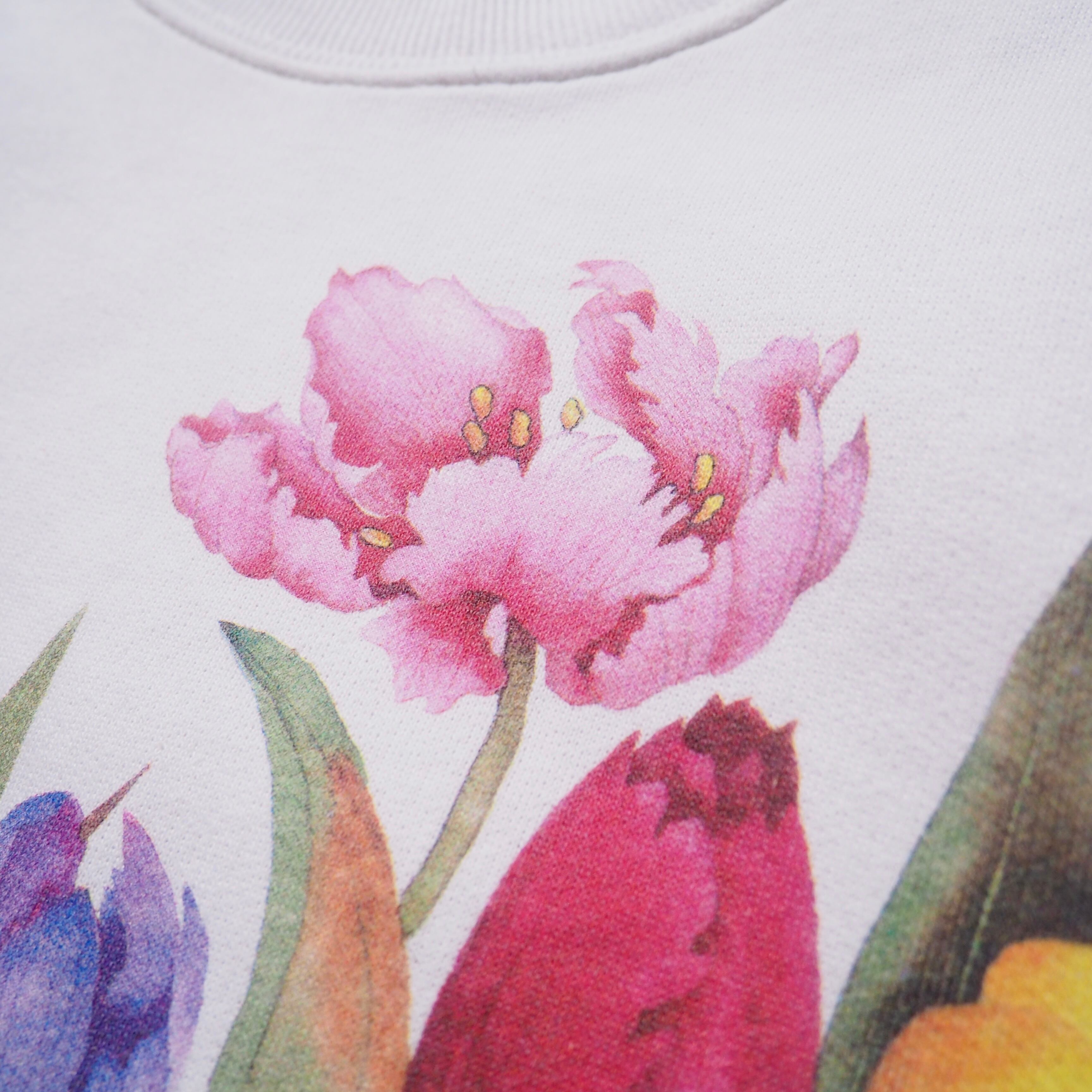 1990s Beautiful Flower printed vintage White sweat shirt