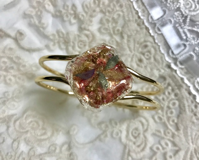 紫陽花 かすみ草 スターチス レジンバングル ブレスレット レッド レジン バングル ドライフラワー ボタニカル アンティーク 赤 Koronchan