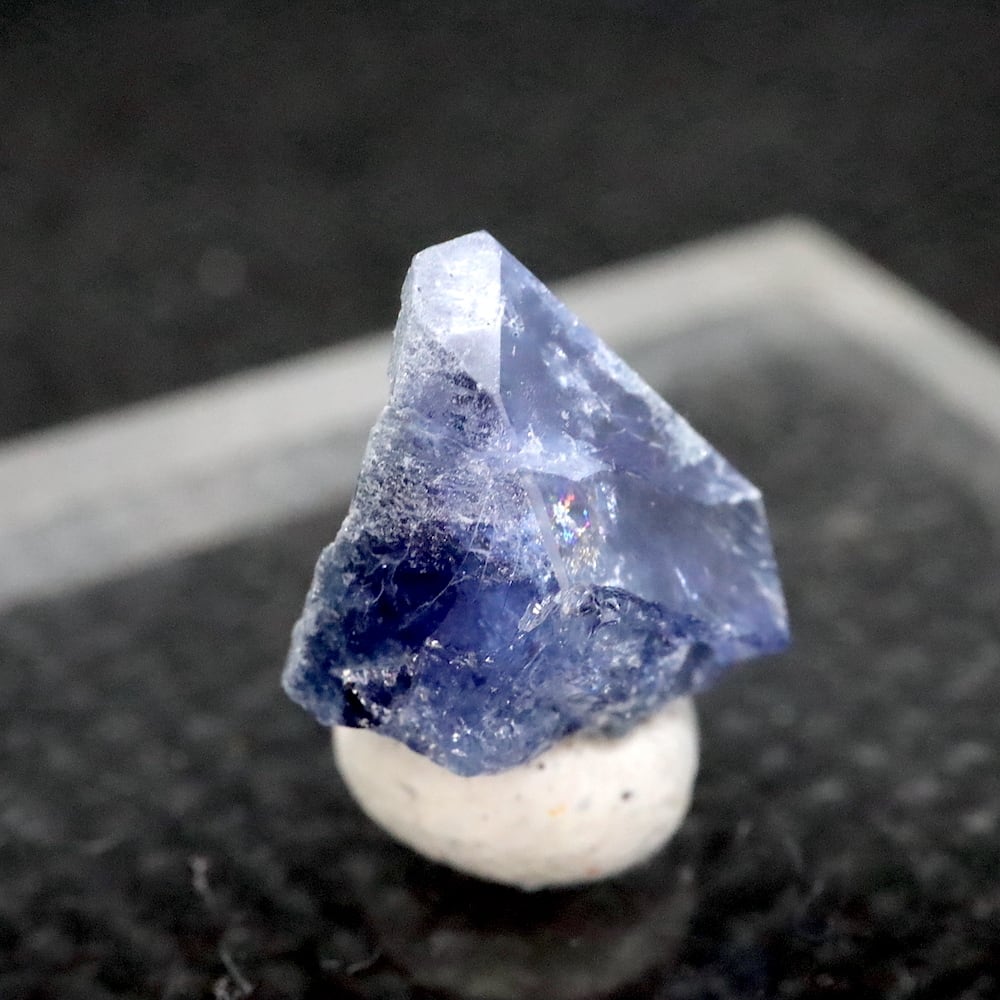 ベニトアイト ベニト石 結晶 0.6g BN137 鉱物 標本 天然石