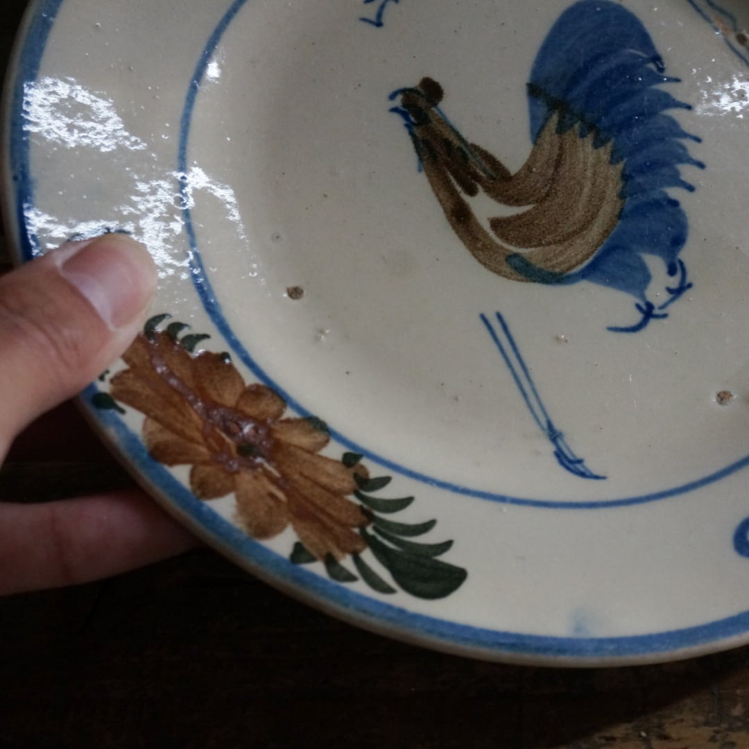 古いベトナムの陶器皿