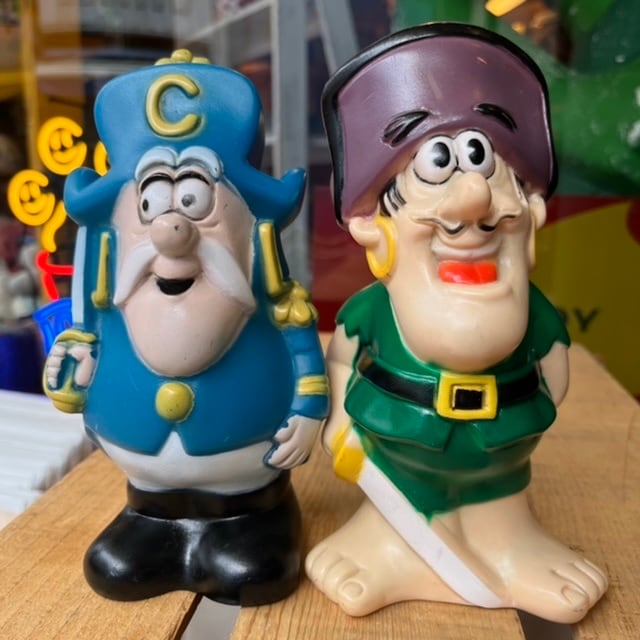 Cap'n Crunch & Jean Lafoote | kiarrys