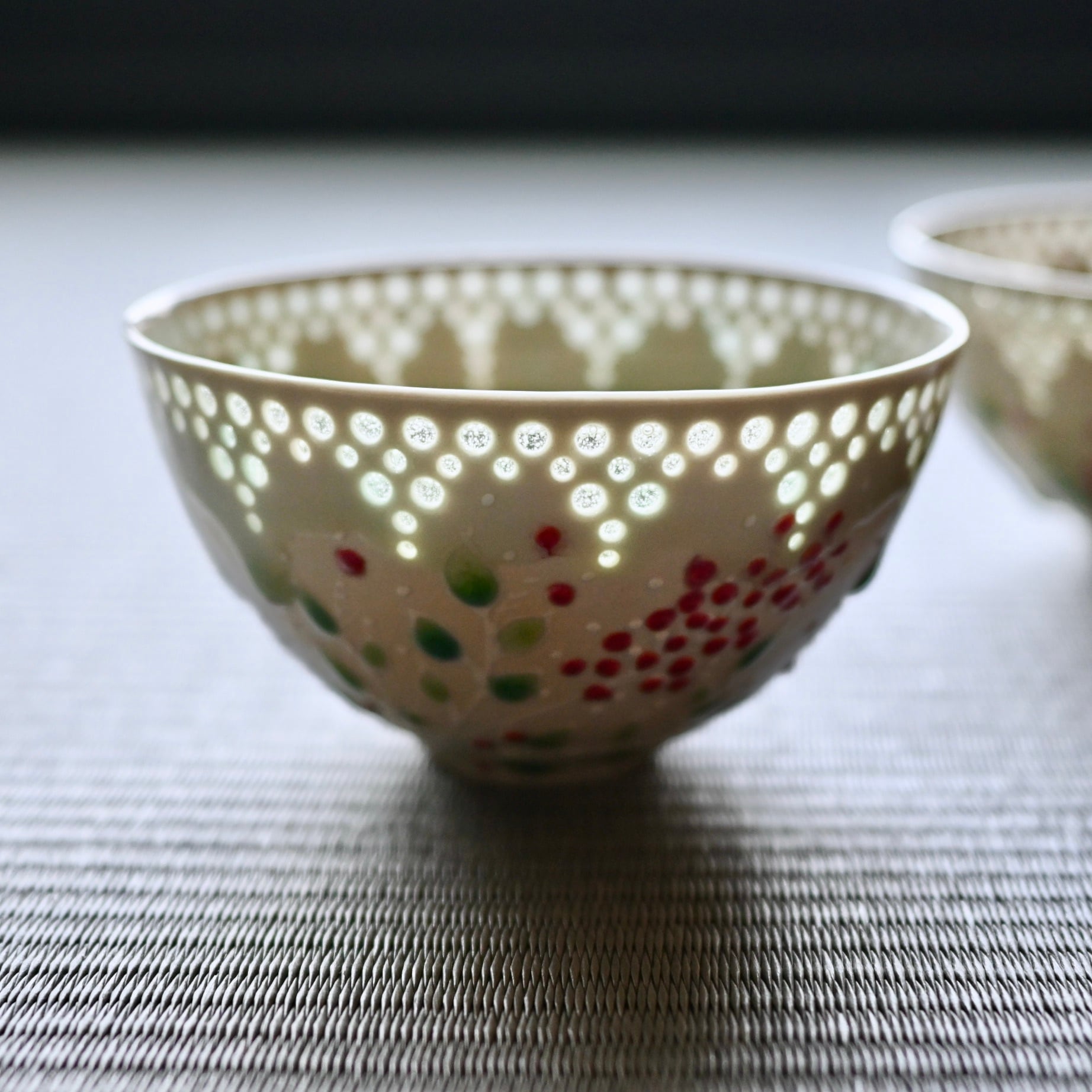 水辺のナンテン蛍手茶碗 (B)