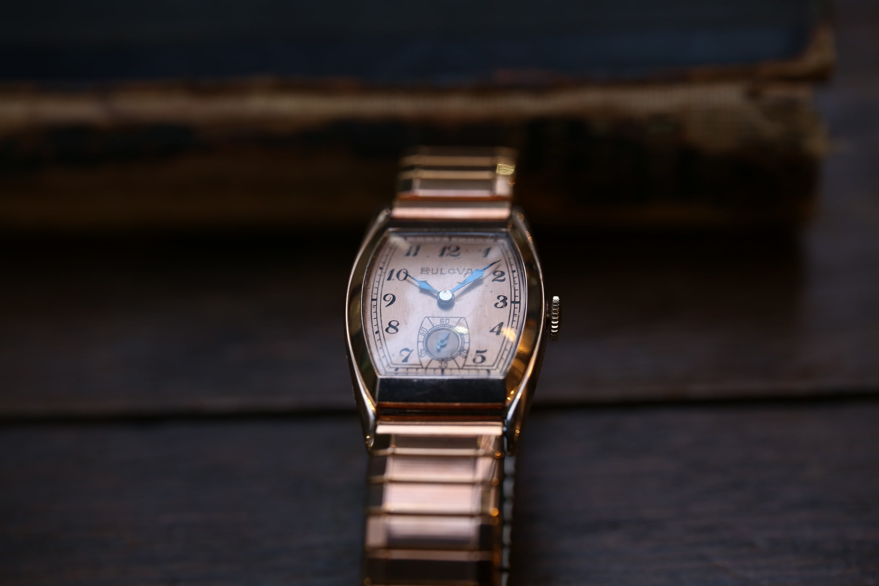 BULOVA】 1941 『オルダーマン』 トノーケース アラビア数字 手巻き