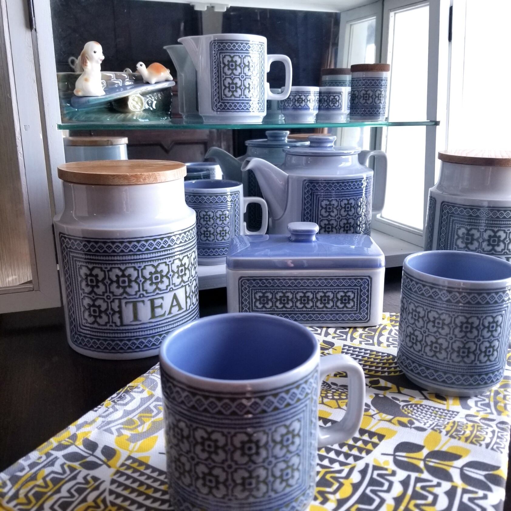 HORNSEA ホーンジー タペストリー　TEAキャニスター HORNSEA ホーンジー Tapestry TEA 中キャニスター | ヴィンテージ雑貨
