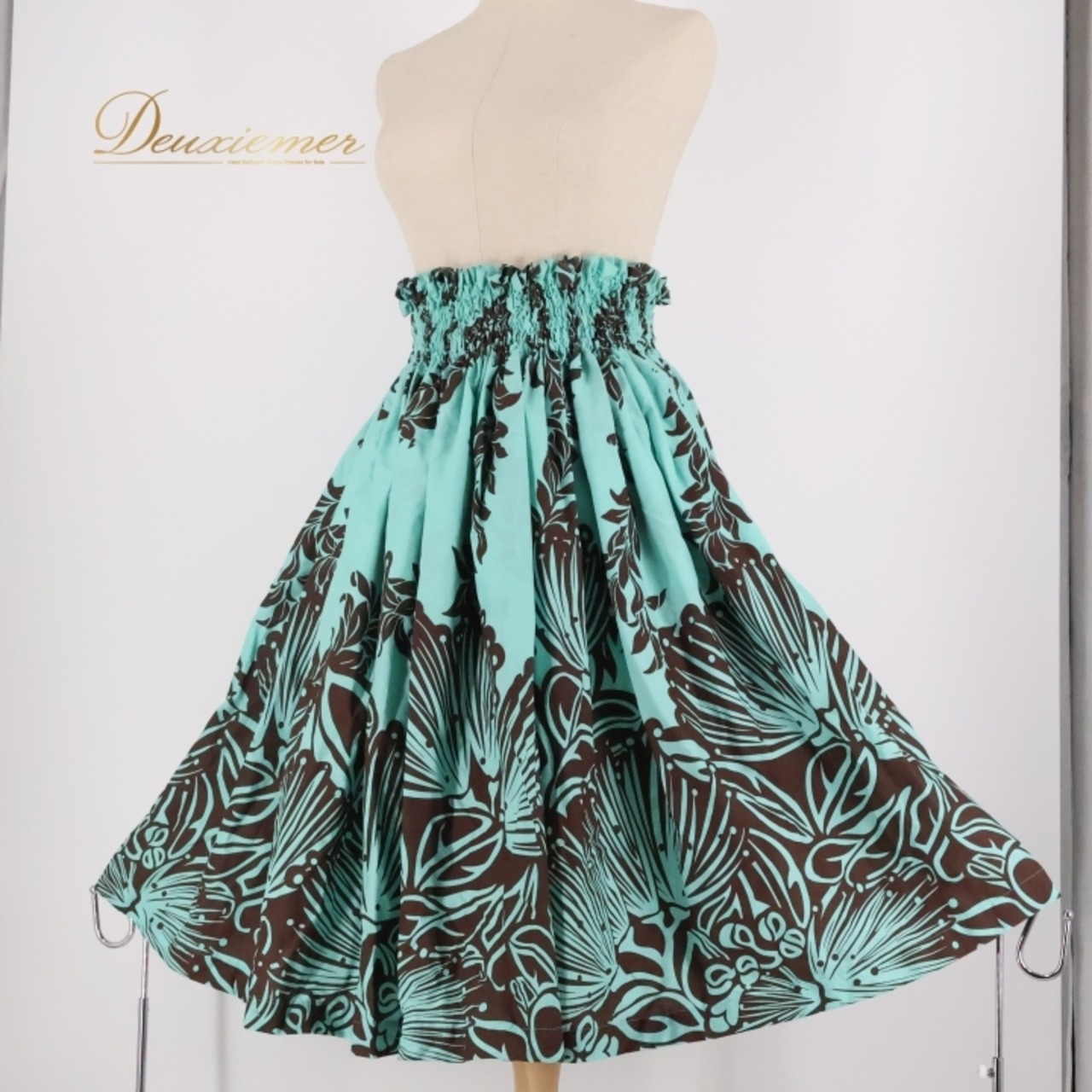 フラダンス 衣装 パウスカート ブルー系 エミカ 日本製 ハワイアンプリント アロハ レッスン 練習 フラ ダンス Emika さわやか かわいい 華やか 鮮やか おしゃれ 上品 シングル スカート グリーン系 水色 ミントグリーン フラダンス衣装 おしゃれ レディース かわいいスカート ハワイアン スタイル ダンス衣装 鮮やかカラー 練習着 スポーツ