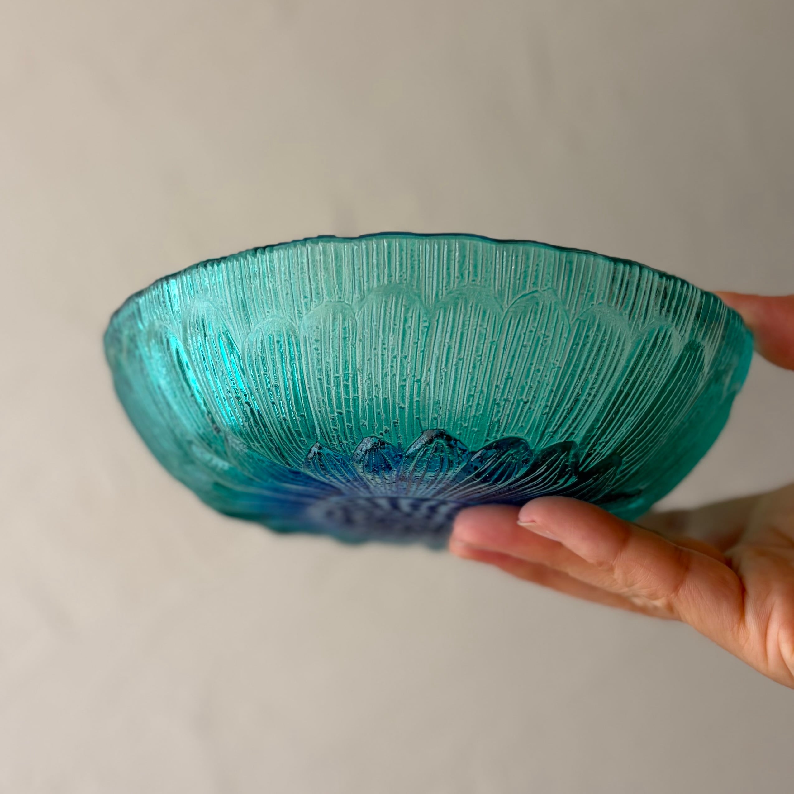 ひまわりのガラスボウル 青緑色◇昭和レトロ | 古家具古道具kuon