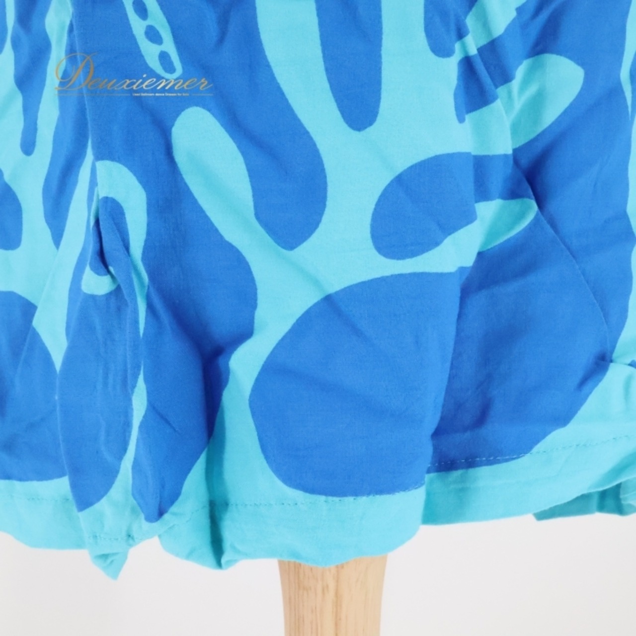 フラダンス 衣装 ワンピース ドレス ハレクアイレア ブルー系 Halekuai Lea 日本製 チューブトップ ワントーン ティアレ柄 かわいい 華やか 鮮やか 明るい 水色 青 ハワイアン アロハ ハワイアンプリント フラ ダンス レッスン 練習 軽やか