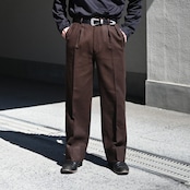 INTERIM / INDIA WOOL CLASSIC HERRINGBONE WITH LEATHER PIPING 2-TUCK STRAIGHT SLACKS