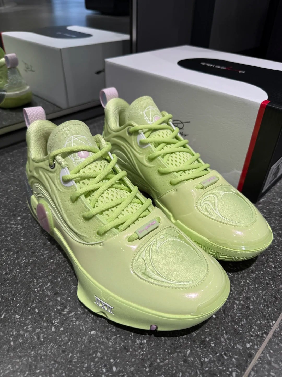 新発売 LI-NING 利刃6 V2グリップ力 低カットUS7.5 /25cm Li-Ning