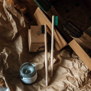 トゥースペースト チャコール