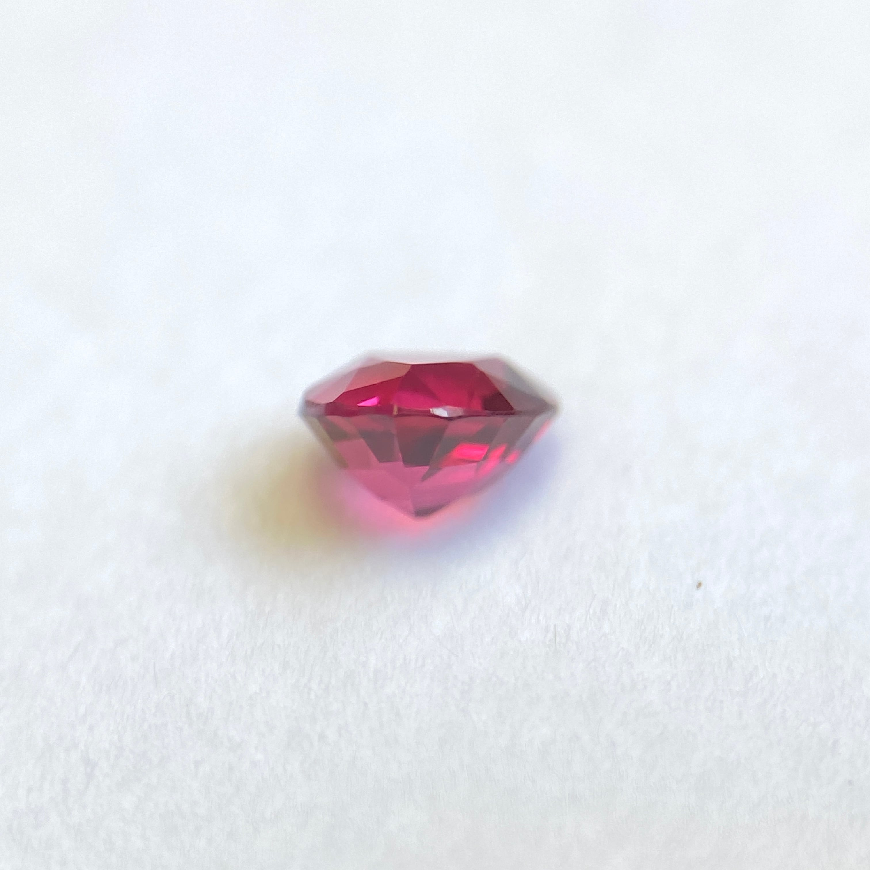 動画有】ジェダイスピネル 0.45ct ミャンマー マンシン産 GUILD鑑別書