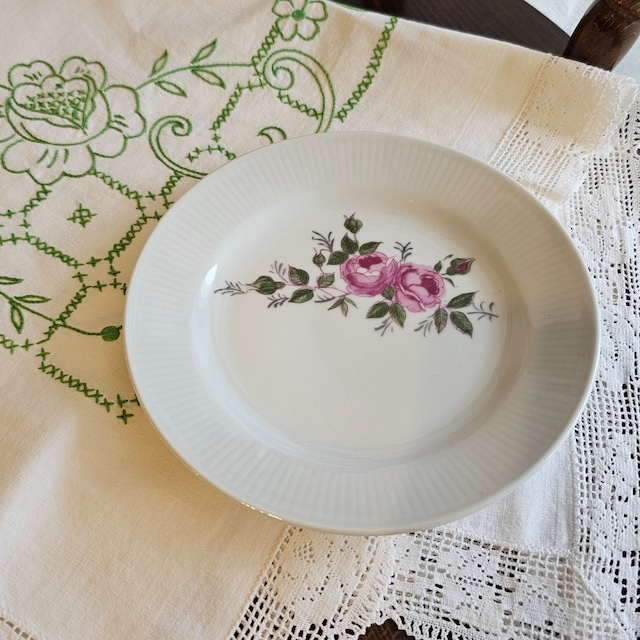 ドイツ KAHLA社 ピンクの薔薇の デザート皿