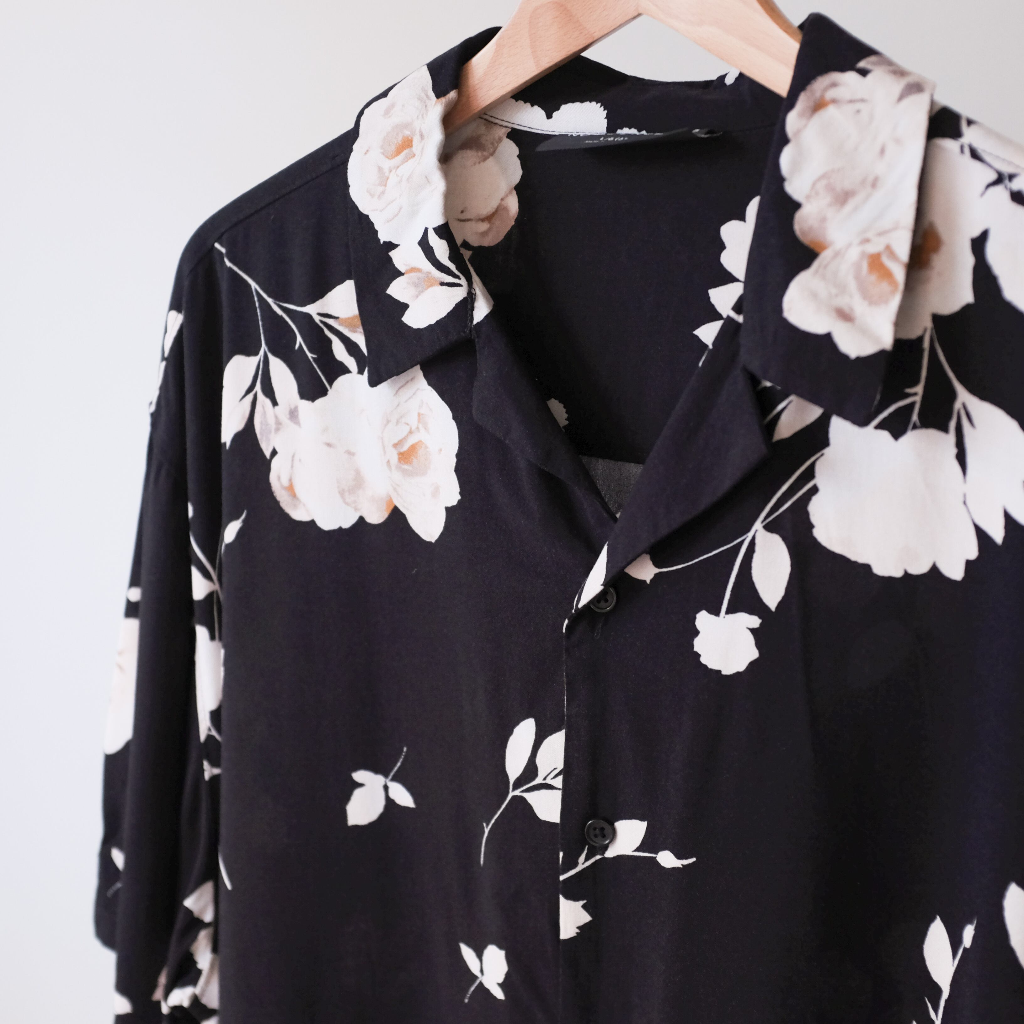 美品‼️ neighborhood M 黒 白 モノトーン アロハ シャツ カジキ