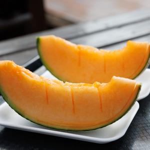 メロン　2玉入り