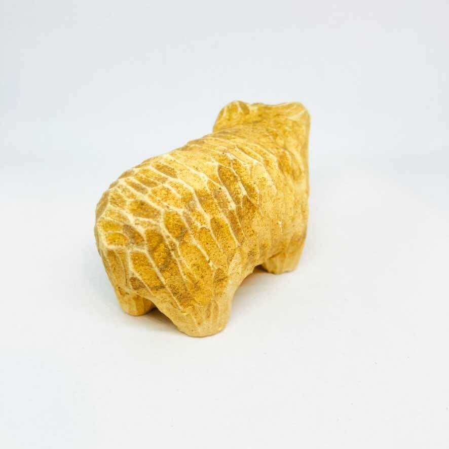 木彫り熊(クロワッサン)の置き物 / すずきたまみ / 陶芸作品