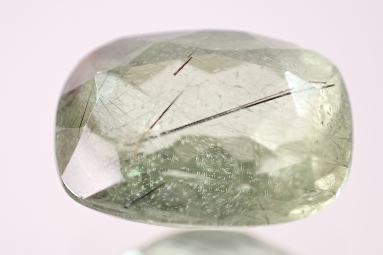 ルドウィジャイトインペリドット　1.99ct　[D2-524]