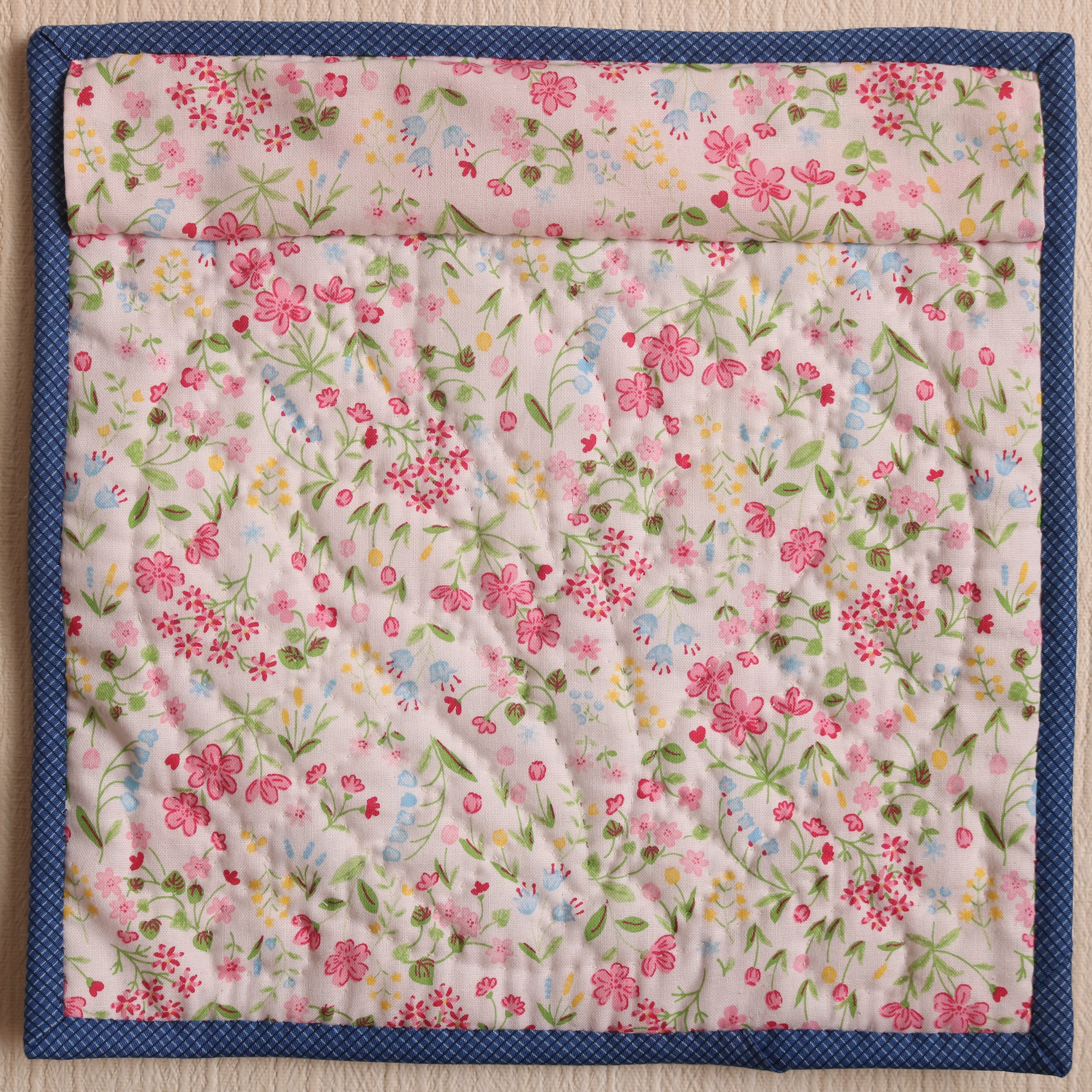 お花のミニタペストリー《チューリップ》 | キルト和