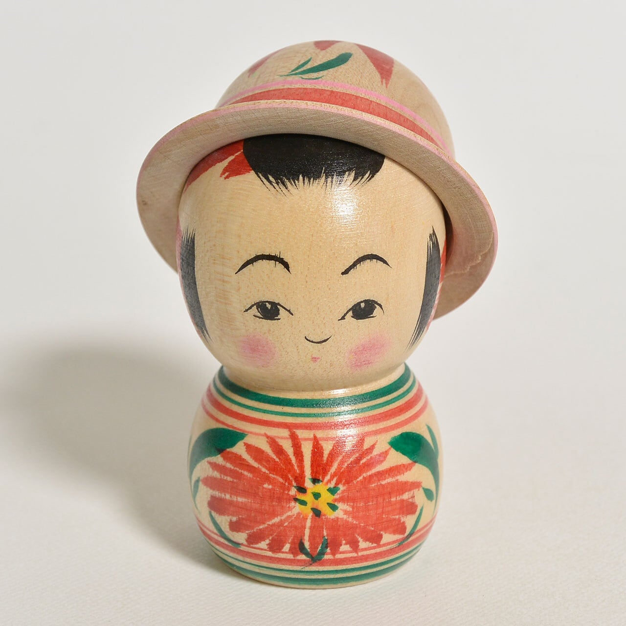 帽子なこけし 約2.5寸 約7.5cm 志田菊宏 工人（蔵王高湯系）#0080